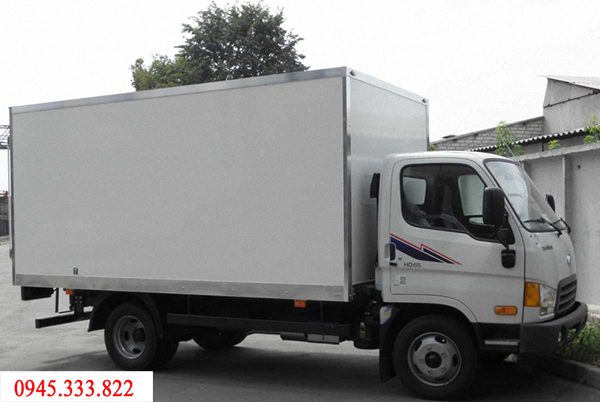 xe tải hyundai Hd65 thùng bảo ôn thiết kế bắt măt, ưa nhìn. Là một lựa chọn phù hợp để chở các mặt hàng như sau sạch, Thiết bị y tế, ...