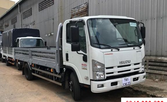 Xe tải Isuzu 3.5 tấn thùng lửng màu trắng