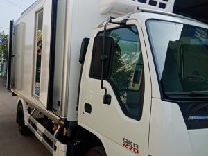 Xe tải isuzu QKR77H thùng đông lạnh tải trọng 1.9 tấn đạt tiêu chuẩn Euro4.