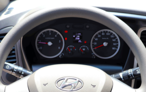Mà hình hiển thị xe Hyundai H150 đầy đủ cơ bản, để nhìn và nắm bắt các thông số.
